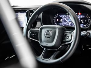 Volvo XC40 B4 Plus Dark - Image 11