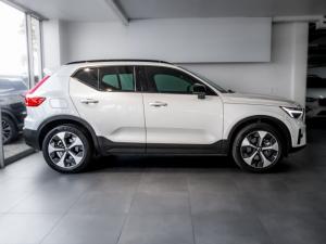 Volvo XC40 B4 Plus Dark - Image 17