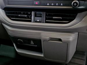 Volkswagen Transporter 2.0TDI Kombi SWB Basic - Image 27