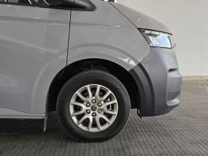 Volkswagen Transporter 2.0TDI Kombi SWB Basic - Image 9
