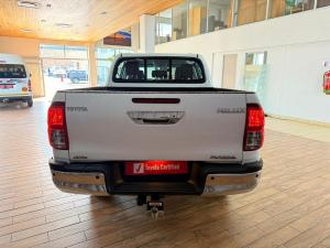 Toyota Hilux 2.4GD-6 double cab 4x4 Raider manual - Image 5