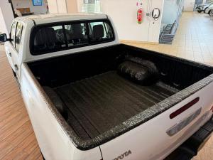 Toyota Hilux 2.4GD-6 double cab 4x4 Raider manual - Image 8