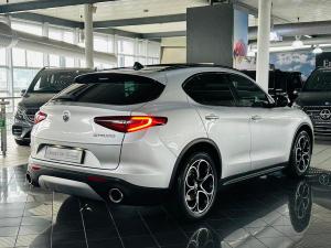 Alfa Romeo Stelvio 2.0T Super Q4 - Image 2