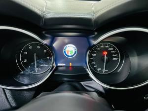 Alfa Romeo Stelvio 2.0T Super Q4 - Image 8