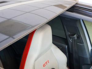 Volkswagen Golf GTI - Image 27