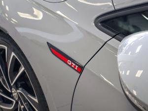 Volkswagen Golf GTI - Image 9