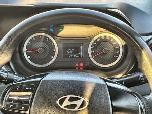 Hyundai Grand i10 1.0 Premium hatch - Image 13