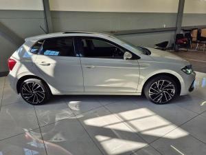 Volkswagen Polo hatch 1.0TSI Life manual - Image 9