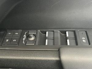 Land Rover Defender 110 D350 X - Image 28
