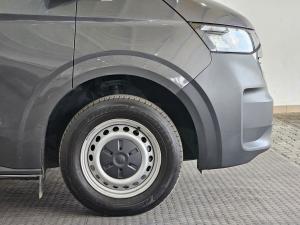 Volkswagen Transporter 2.0TDI crew bus LWB 8-seater auto - Image 9