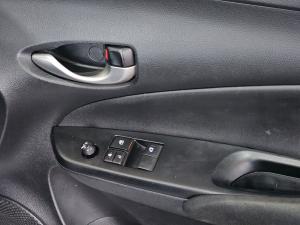 Toyota Yaris 1.5 Xi - Image 26