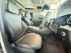 Mercedes-Benz C-Class C200 Avantgarde - Image 11