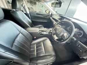 Lexus ES 250 EX - Image 11