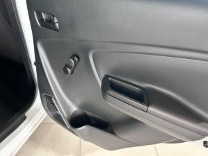 Toyota Vitz 1.0 - Image 9