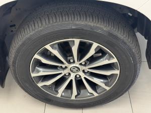 Toyota Land Cruiser Prado 2.8GD VX - Image 19