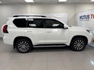 Toyota Land Cruiser Prado 2.8GD VX - Image 3