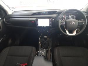 Toyota Hilux 2.4GD-6 double cab Raider manual - Image 6