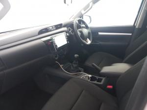 Toyota Hilux 2.4GD-6 double cab Raider manual - Image 7