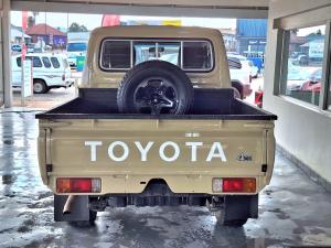 Toyota Land Cruiser 79 2.8GD-6 double cab auto - Image 5