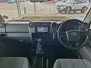 Toyota Land Cruiser 79 2.8GD-6 double cab auto - Image 6
