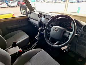 Toyota Land Cruiser 79 2.8GD-6 double cab auto - Image 7