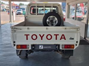 Toyota Land Cruiser 79 4.2D single cab - Image 5