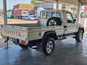 Toyota Land Cruiser 79 4.2D single cab - Image 2