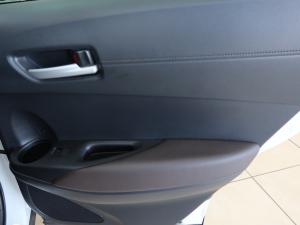 Toyota Corolla Cross 1.8 XS - Image 28