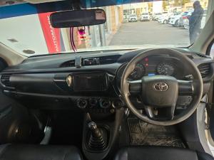 Toyota Hilux 2.0 single cab S - Image 6