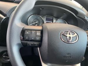 Toyota Hilux 2.4GD-6 double cab 4x4 Raider manual - Image 9