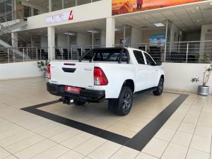 Toyota Hilux 2.4GD-6 double cab 4x4 Raider manual - Image 2