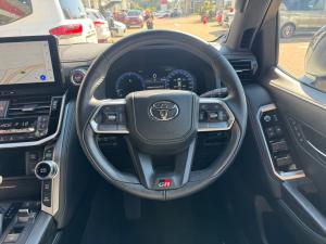 Toyota Land Cruiser 300 3.3D GR-Sport - Image 8