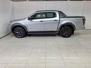 Isuzu D-Max 3.0TD double cab V-Cross - Image 2