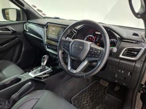 Isuzu D-Max 3.0TD double cab V-Cross - Image 10