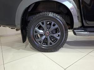 Isuzu D-Max 3.0TD double cab V-Cross - Image 6