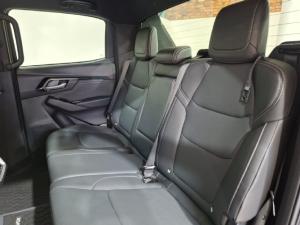 Isuzu D-Max 3.0TD double cab V-Cross - Image 8