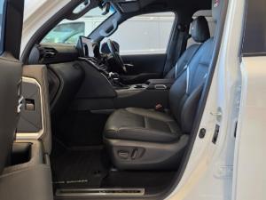 Toyota Land Cruiser 300 3.3D GR-Sport - Image 10