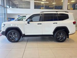 Toyota Land Cruiser 300 3.3D GR-Sport - Image 4