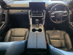 Toyota Land Cruiser 300 3.3D GR-Sport - Image 8
