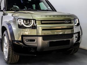 Land Rover Defender 110 D300 X-Dynamic HSE - Image 3
