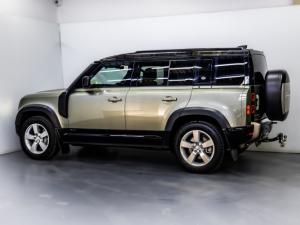 Land Rover Defender 110 D300 X-Dynamic HSE - Image 8