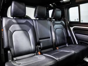 Land Rover Defender 110 D300 X-Dynamic HSE - Image 13