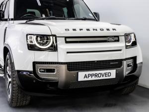 Land Rover Defender 110 D300 X-Dynamic HSE - Image 3