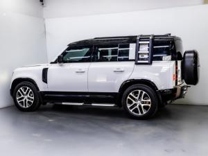 Land Rover Defender 110 D300 X-Dynamic HSE - Image 8