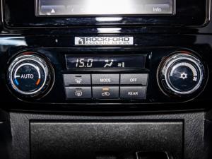 Mitsubishi Pajero 5-door 3.2DI-D GLS - Image 10
