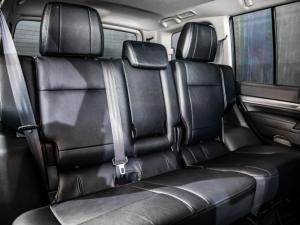 Mitsubishi Pajero 5-door 3.2DI-D GLS - Image 13