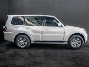 Mitsubishi Pajero 5-door 3.2DI-D GLS - Image 18