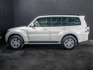 Mitsubishi Pajero 5-door 3.2DI-D GLS - Image 2