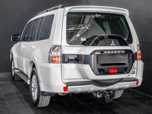 Mitsubishi Pajero 5-door 3.2DI-D GLS - Image 3