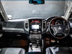 Mitsubishi Pajero 5-door 3.2DI-D GLS - Image 5